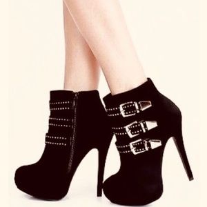 Steve Madden I Vigilant Platform Black Boots 10